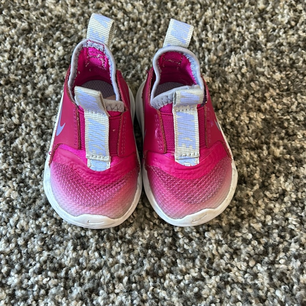 Infant pink Nike size 2 flexrunner shoe